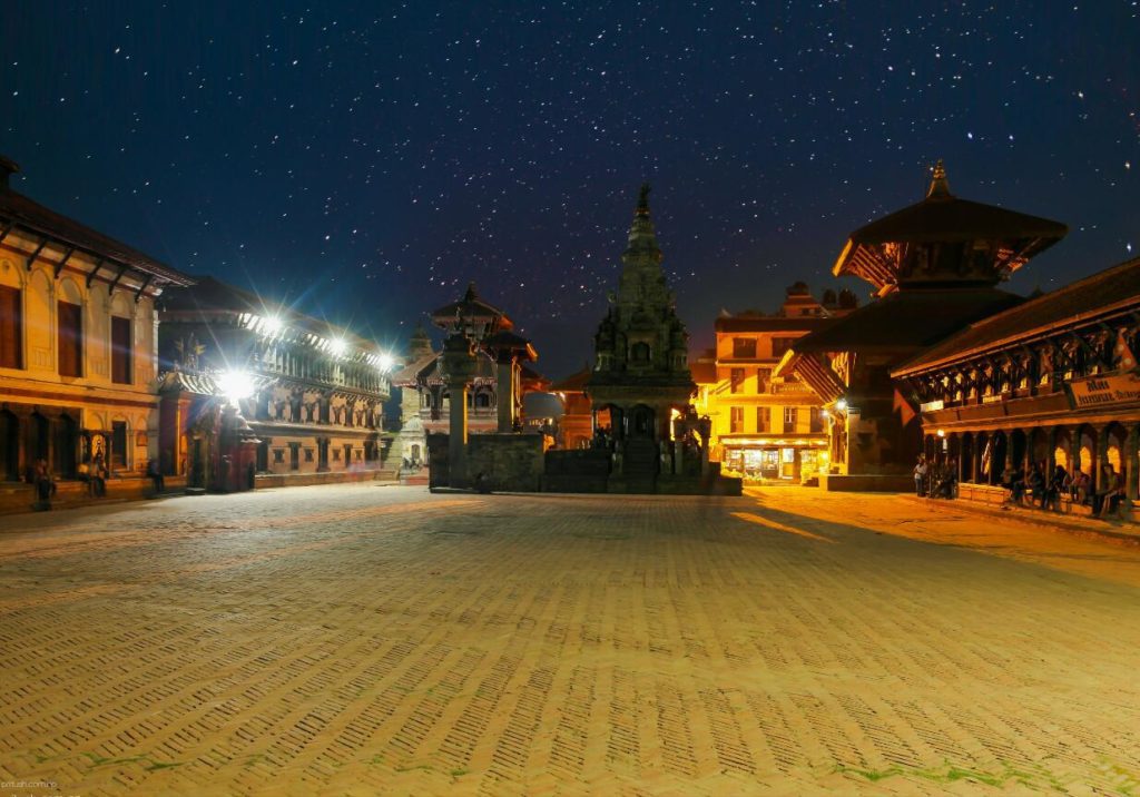 bhaktapur durbar square photo night